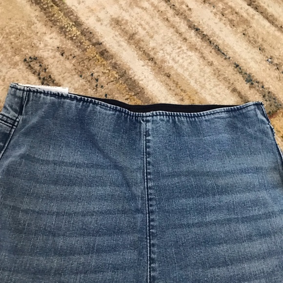 High rise pull-on flare jeans - Picture 3 of 13